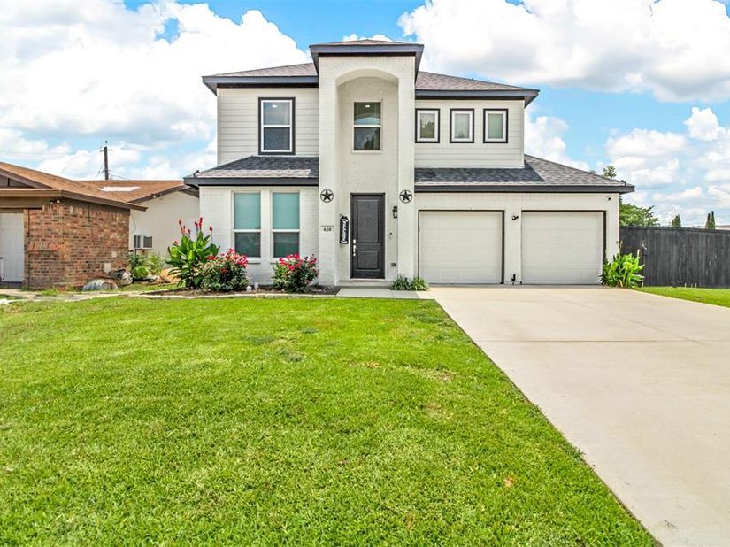 610  Parker Circle , Garland Texas 75040