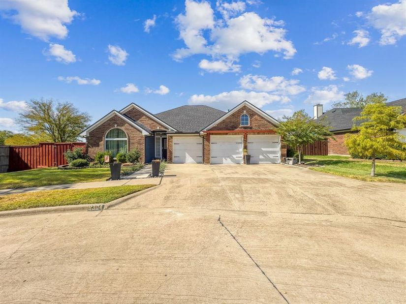8304  Crystalwood Drive , Dallas Texas 75249