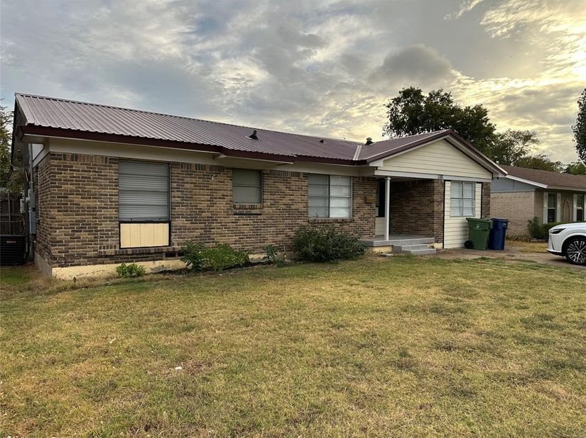 4014 W Walnut Street , Garland Texas 75042