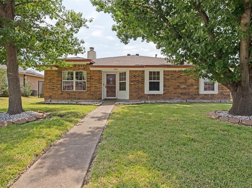 1730  Glencairn Lane , Lewisville Texas 75067