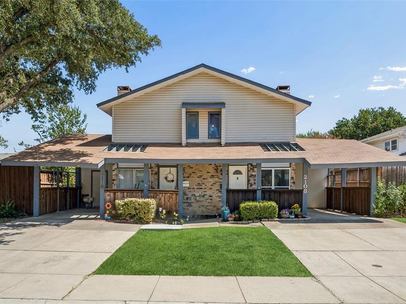 2108  Via Madonna  , Carrollton Texas 75006