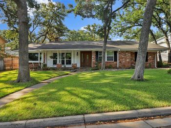 2706  Oak Cliff Lane 