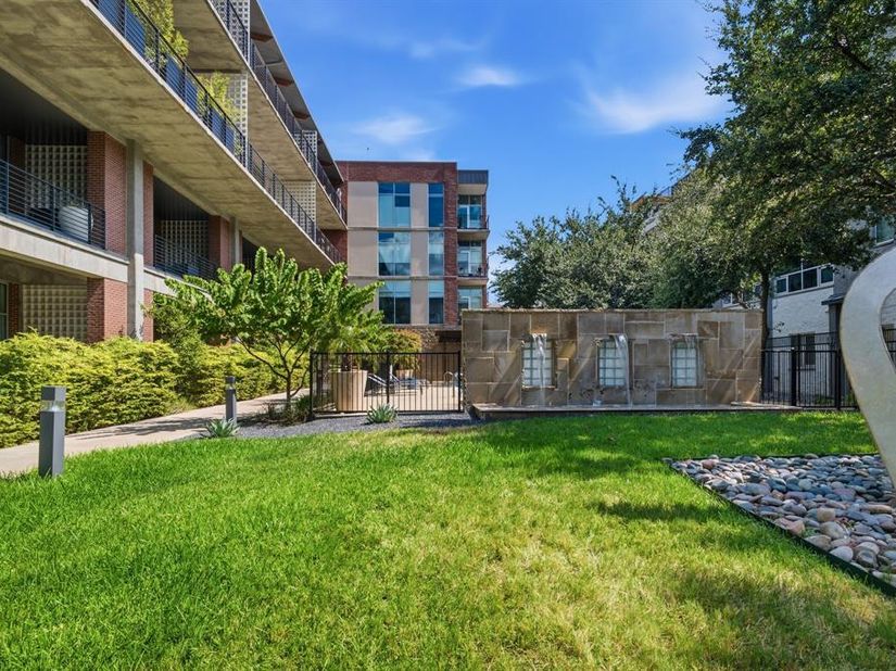 3030  Bryan Street  309, Dallas Texas 75204