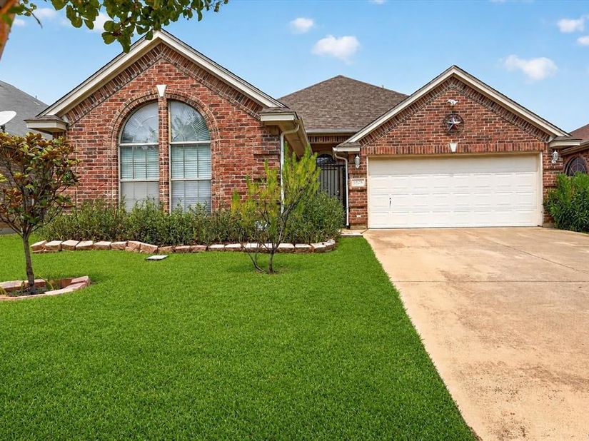 8955  River Falls Drive , Fort Worth Texas 76118