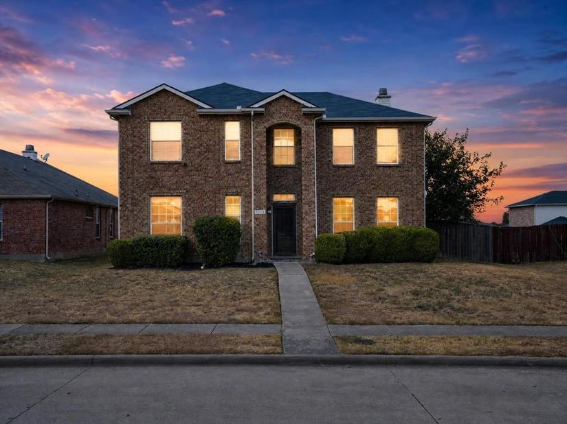 1213  Spring Water Drive , Lancaster Texas 75134