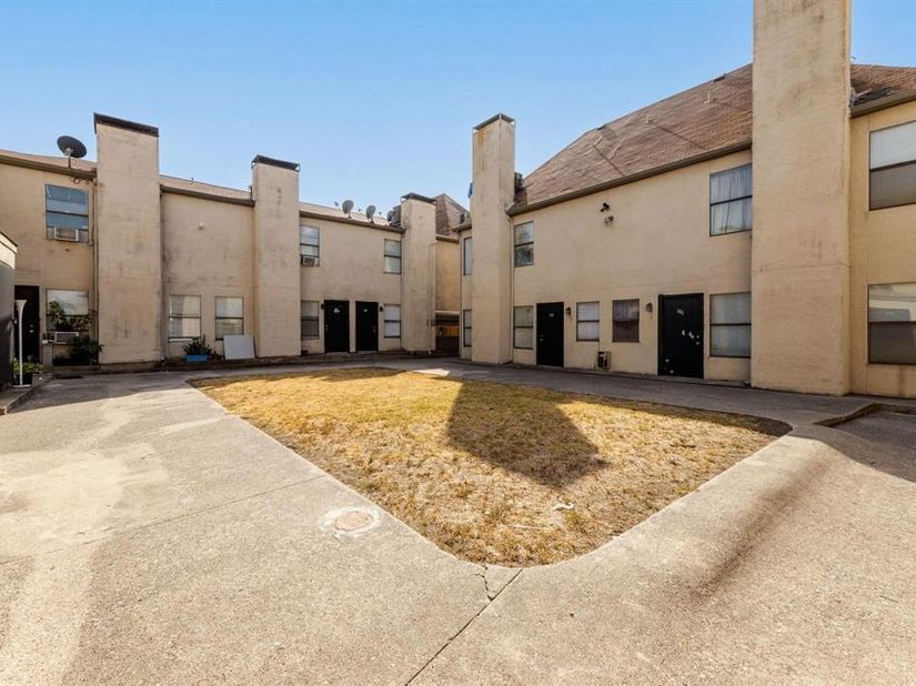 7030  Fair Oaks Avenue  103, Dallas Texas 75231