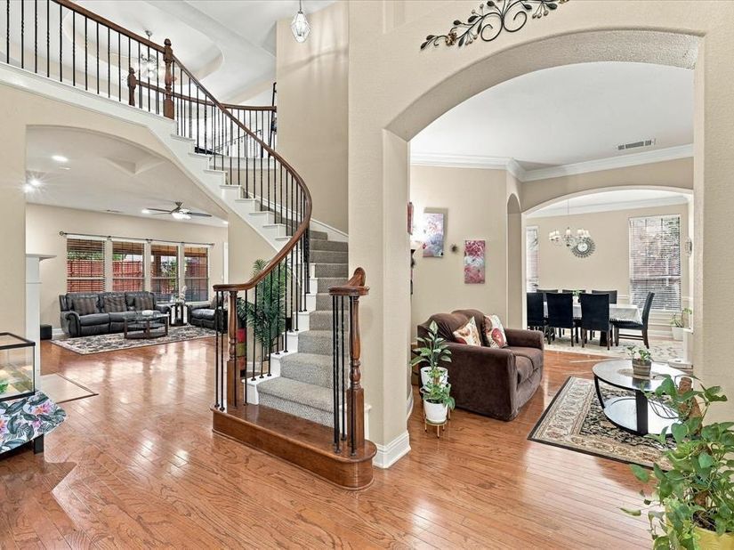 7223  Native Oak Lane , Irving Texas 75063