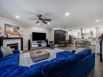 2707  Gaston Avenue 