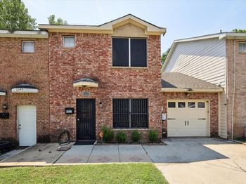 1153  College Street 