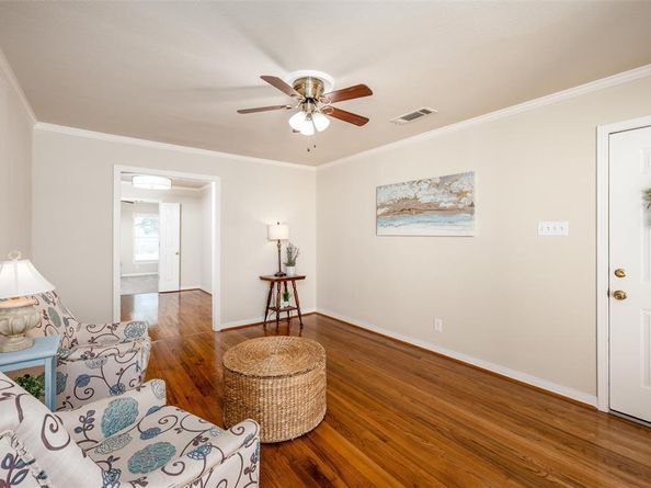 853  Holly Drive , Garland Texas 75040