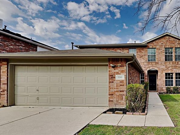 2203  Wagon Wheel Trail , Corinth Texas 76208