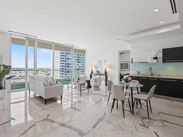 2408  Victory Park Lane  1140, Dallas Texas 75219