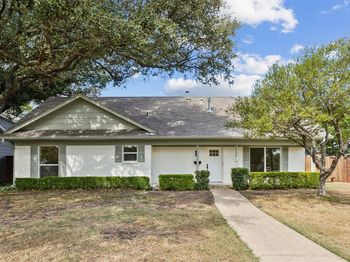 1915  Greenhaven Drive 