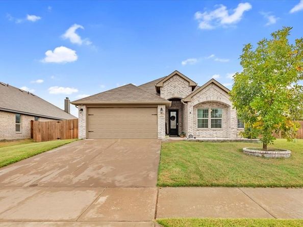 1200  Queens Brook Lane , Fort Worth Texas 76140