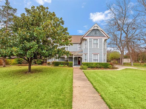 441 S Dallas Avenue , Lancaster Texas 75146