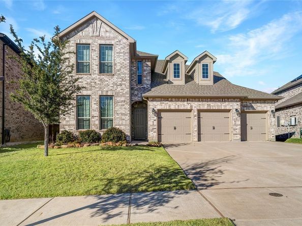 1501  White Water Way , Aubrey Texas 76227