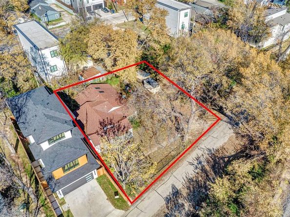 917  Walkway Street , Dallas Texas 75212