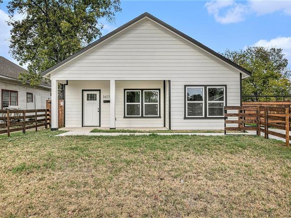 1615 E Hattie Street , Fort Worth Texas 76104