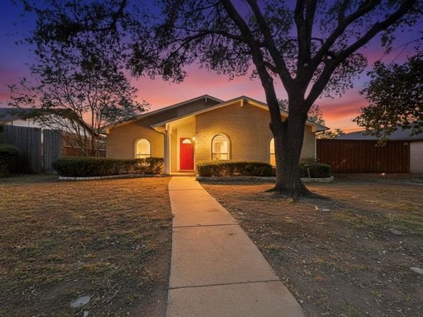 913  Overdowns Drive , Plano Texas 75023