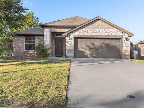 1563  Reynolds Street , Lancaster Texas 75134