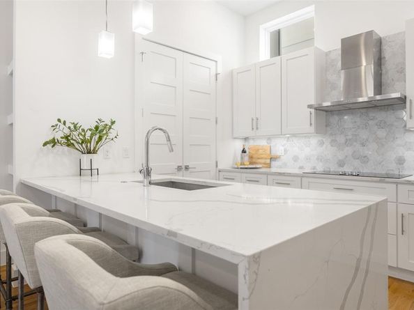 1727  Caddo Street  103, Dallas Texas 75204