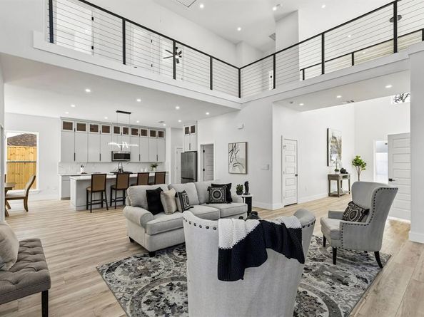 3510  Navaro Street , Dallas Texas 75212