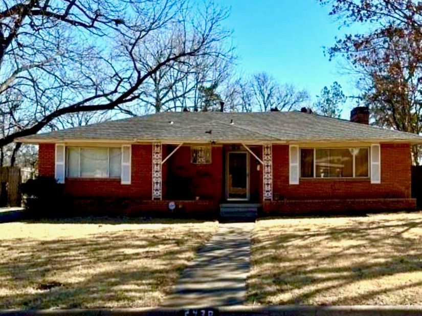 2438  Five Mile Circle , Dallas Texas 75233