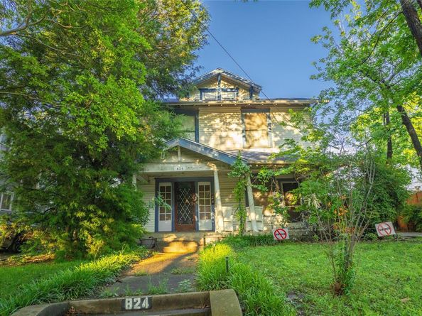 824  Elsbeth Street , Dallas Texas 75208