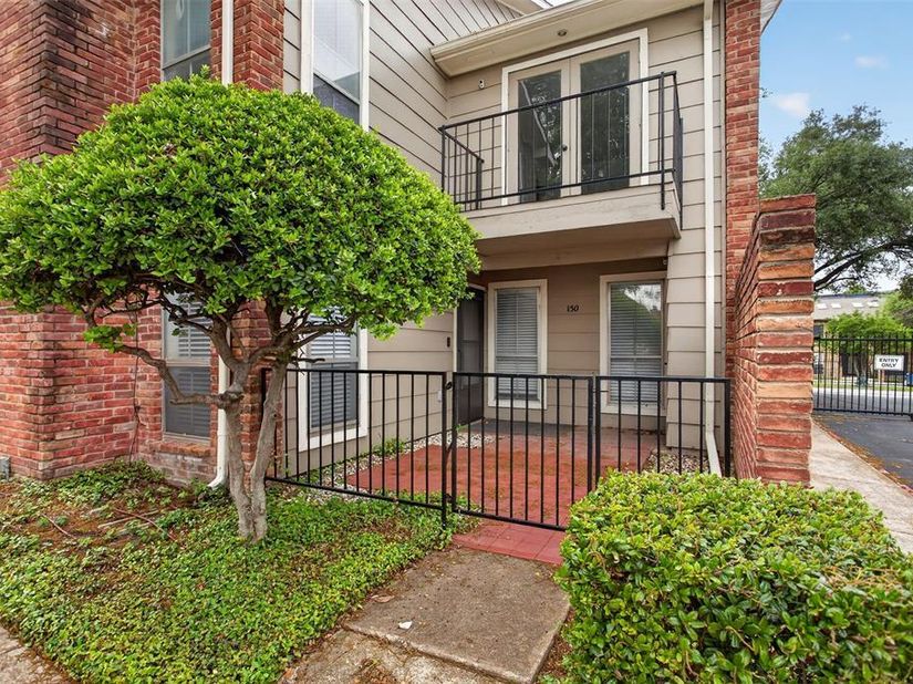 7510  Holly Hill Drive  150, Dallas Texas 75231