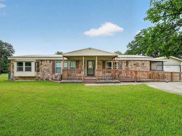 7757  Berry Road , Burleson Texas 76028