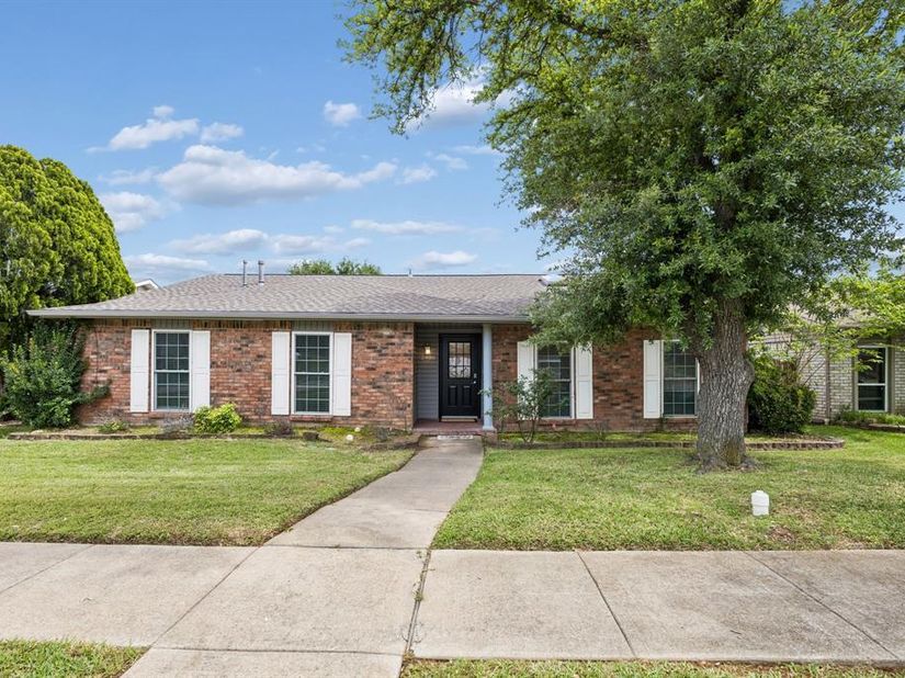 2936  Furneaux Lane , Carrollton Texas 75007