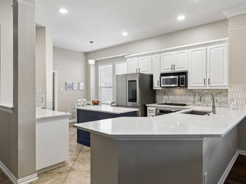 7512  Powder Horn Lane 