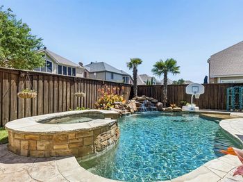 2803  Deerhurst Drive 
