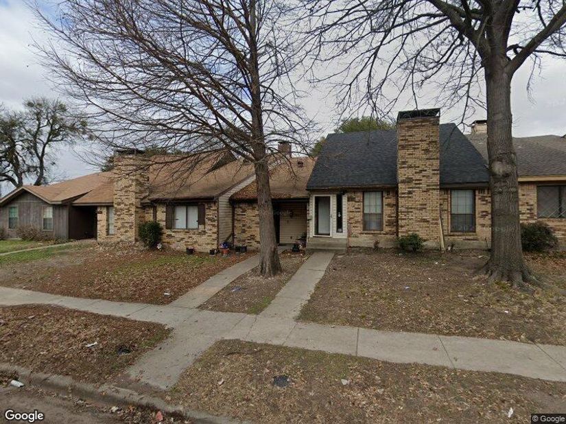 1811  Abshire Lane , Dallas Texas 75228