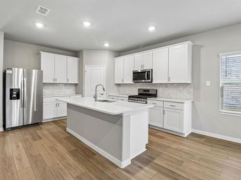 3229  Romero Plaza 
