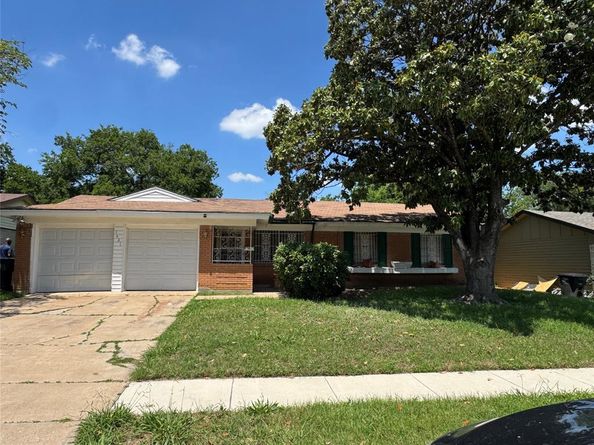 1421  Glasgow Road , Fort Worth Texas 76134