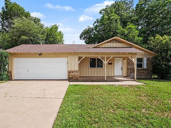809 E Bovell Street , Crowley Texas 76036