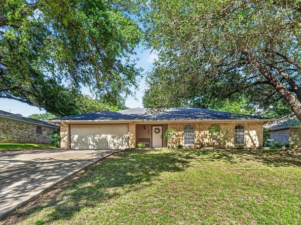 202  Laurel Street , Mansfield Texas 76063
