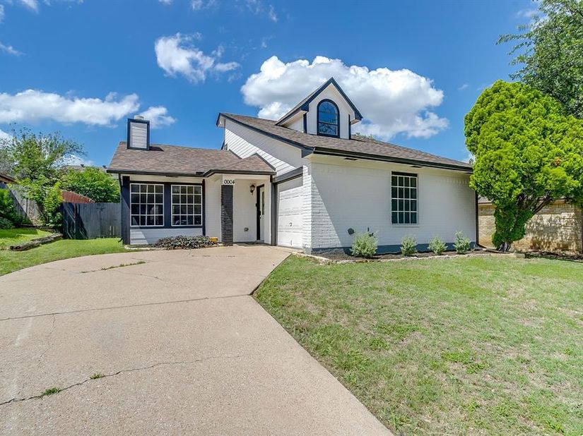 10004  Pack Saddle Trail , Fort Worth Texas 76108