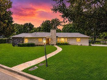 2600  Colonial Parkway 