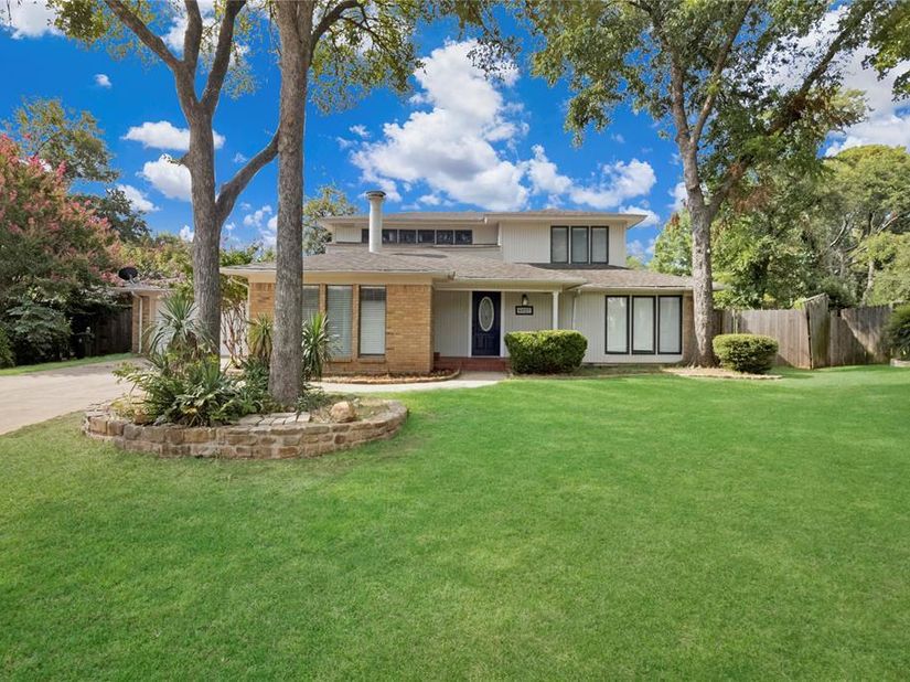 4927  Stage Line Drive , Arlington Texas 76017