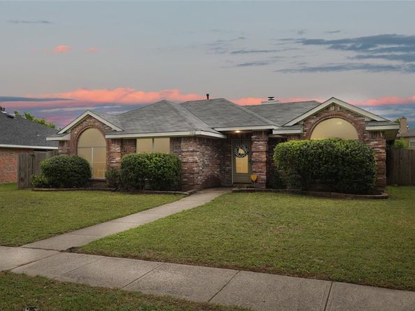 2516  Buck Drive , Mesquite Texas 75181