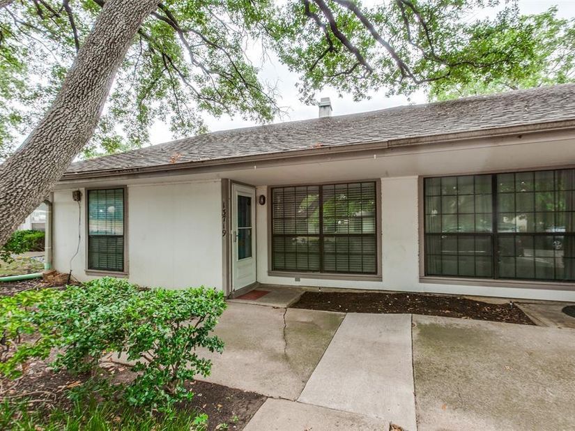 13719  Flagstone Lane , Dallas Texas 75240