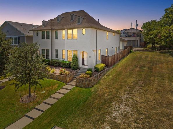 3711  Byers Avenue , Fort Worth Texas 76107