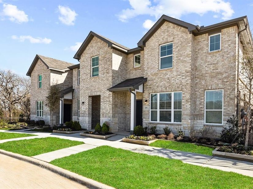 251  Territory Trail  20, Fort Worth Texas 76120