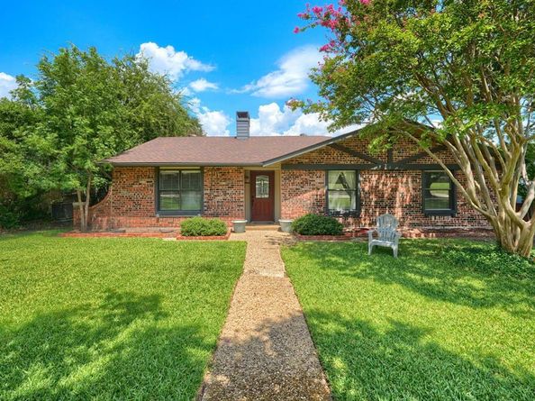 2929  Spring Brook Drive , Garland Texas 75044