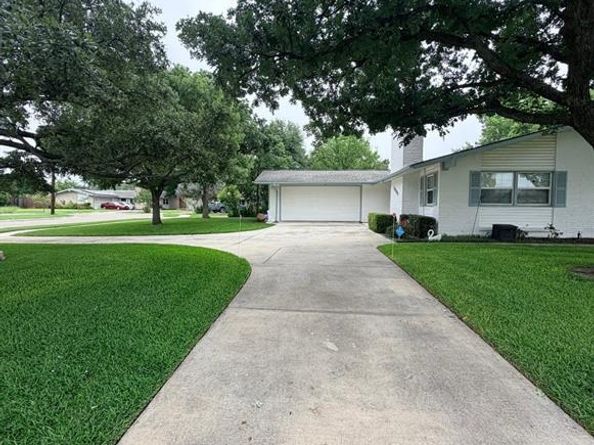 12050  High Meadow Court , Dallas Texas 75234
