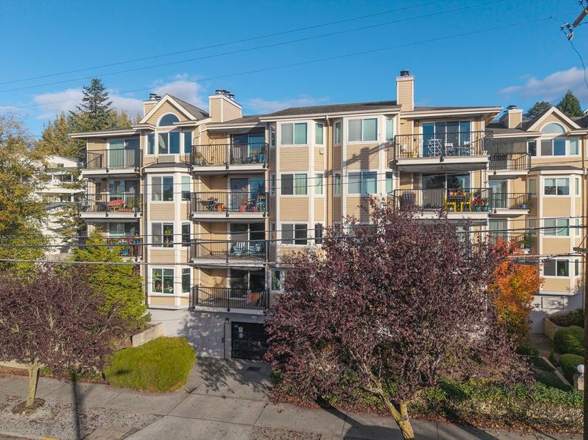 6910 California Avenue SW 24, Seattle WA 98136