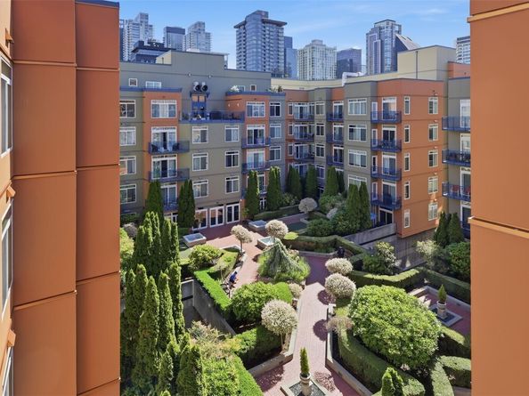 2414 1st Avenue 702, Seattle WA 98121
