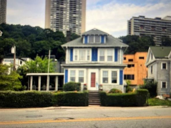 1332 River Road, Edgewater NJ 07020
